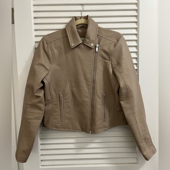 Abercrombie & Fitch Jackets & Blazers - Abercrombie Vegan Leather Tan Jacket Cropped Asymmetrical